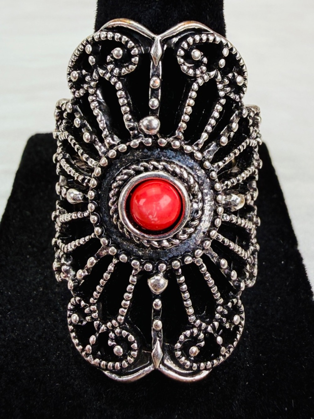Beautiful, aged Silvertone red accent size 7 adjustable costume statement ring